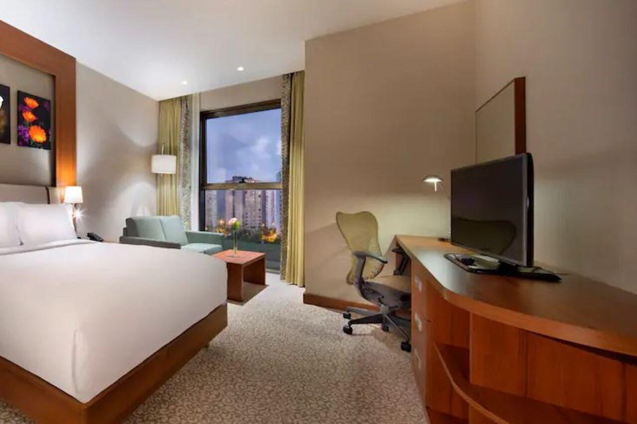 Hilton Garden Inn Istanbul Beylikduzu Екстер'єр фото