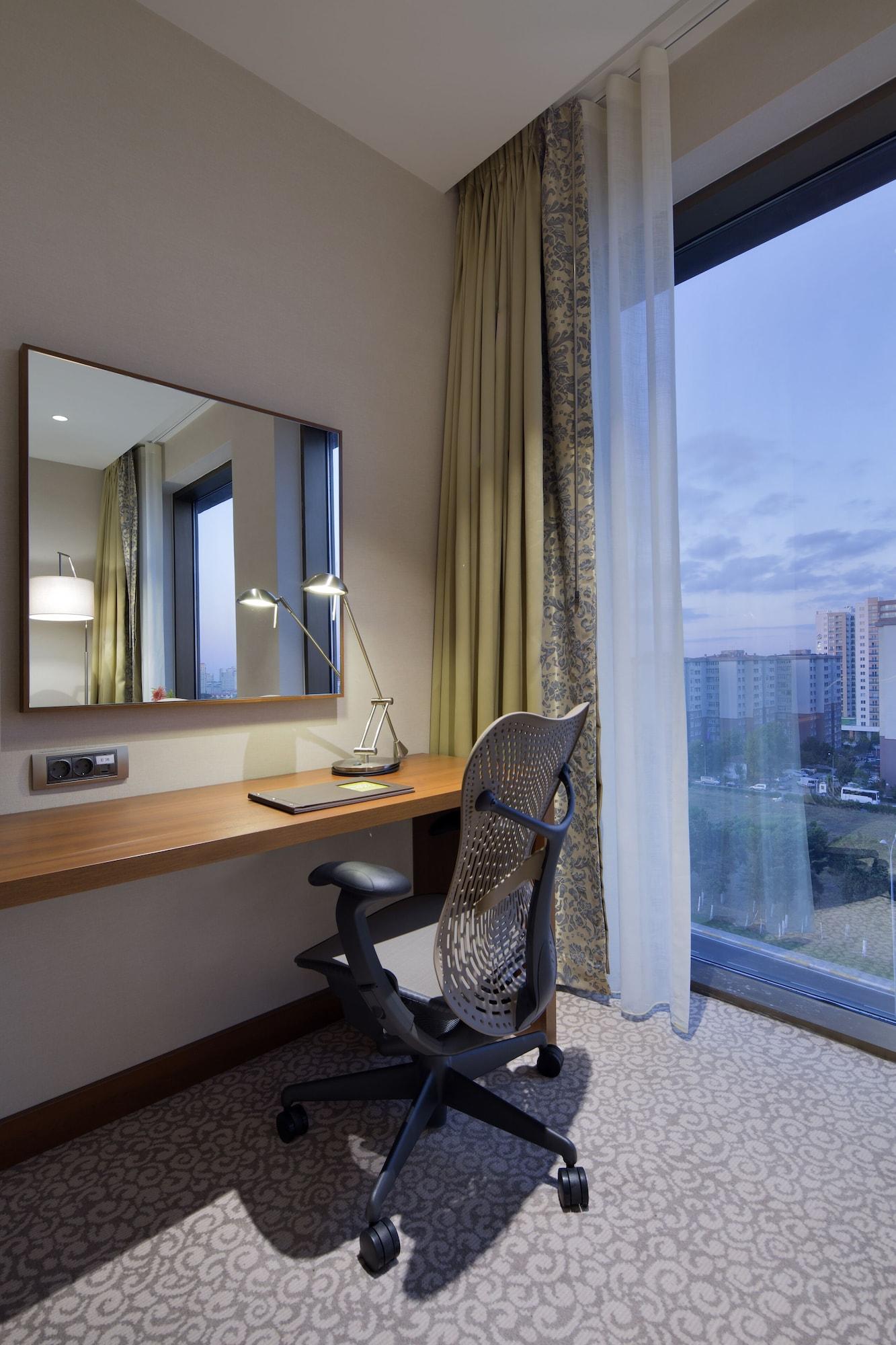 Hilton Garden Inn Istanbul Beylikduzu Екстер'єр фото