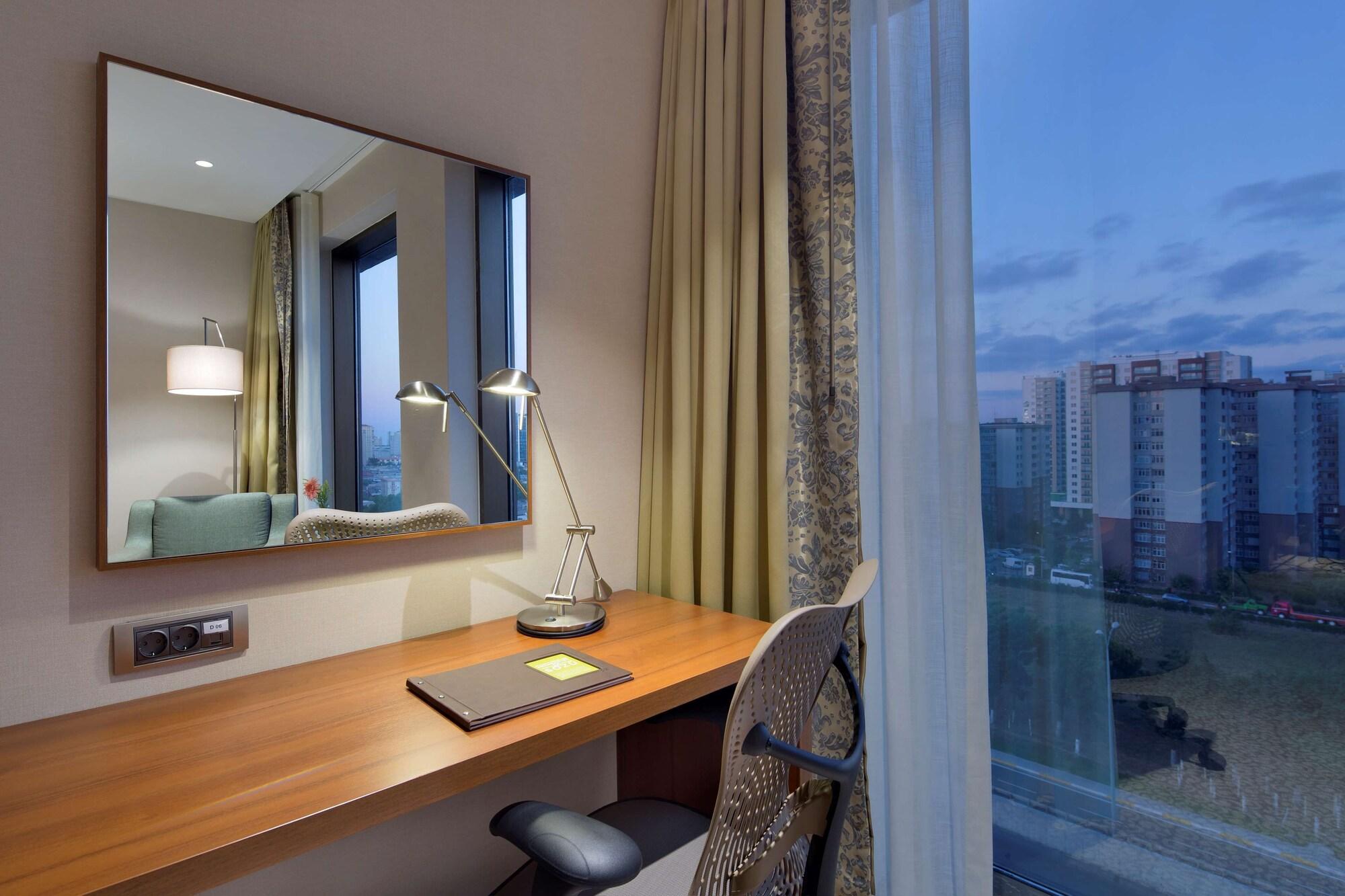 Hilton Garden Inn Istanbul Beylikduzu Екстер'єр фото