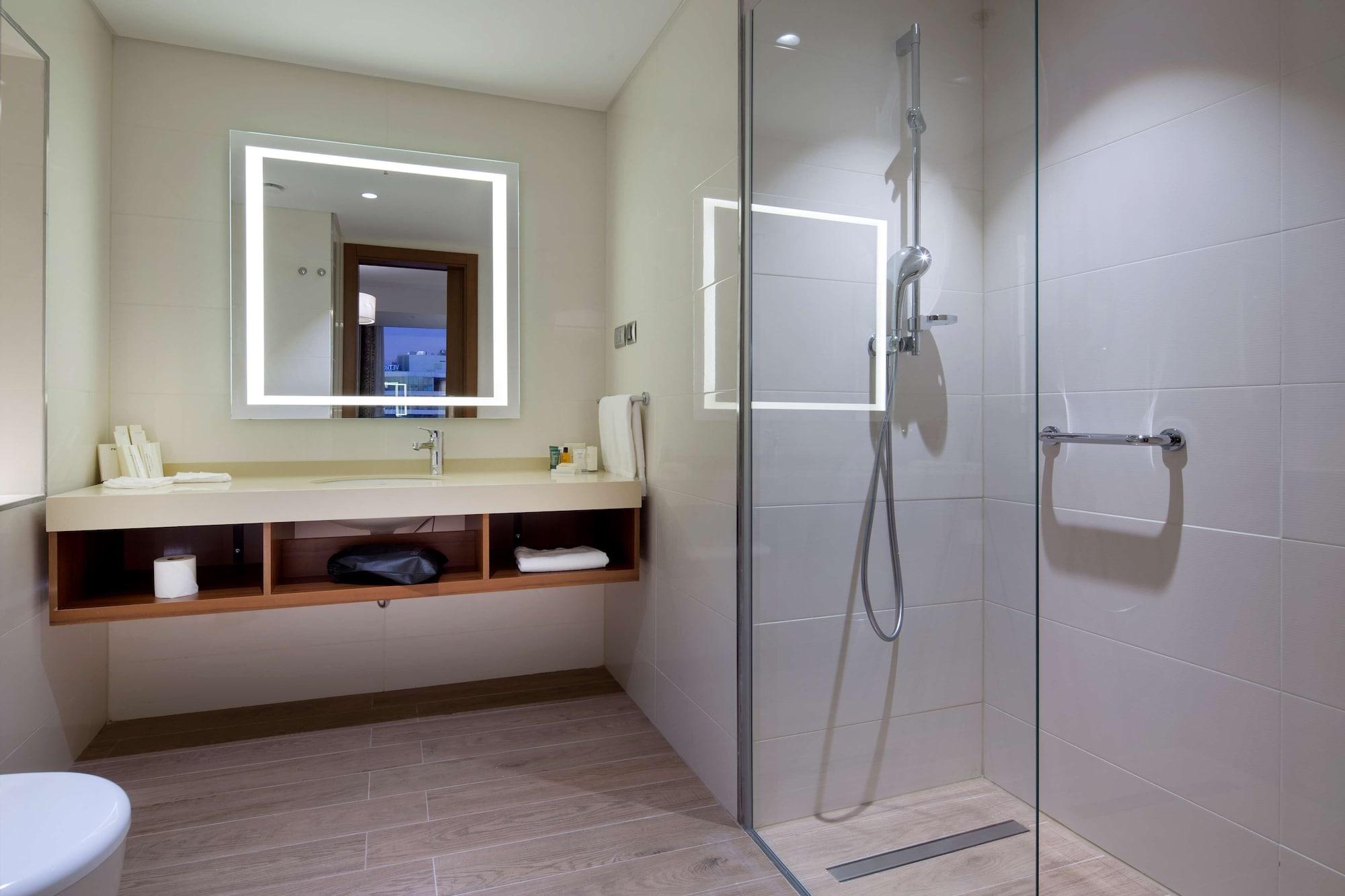 Hilton Garden Inn Istanbul Beylikduzu Екстер'єр фото