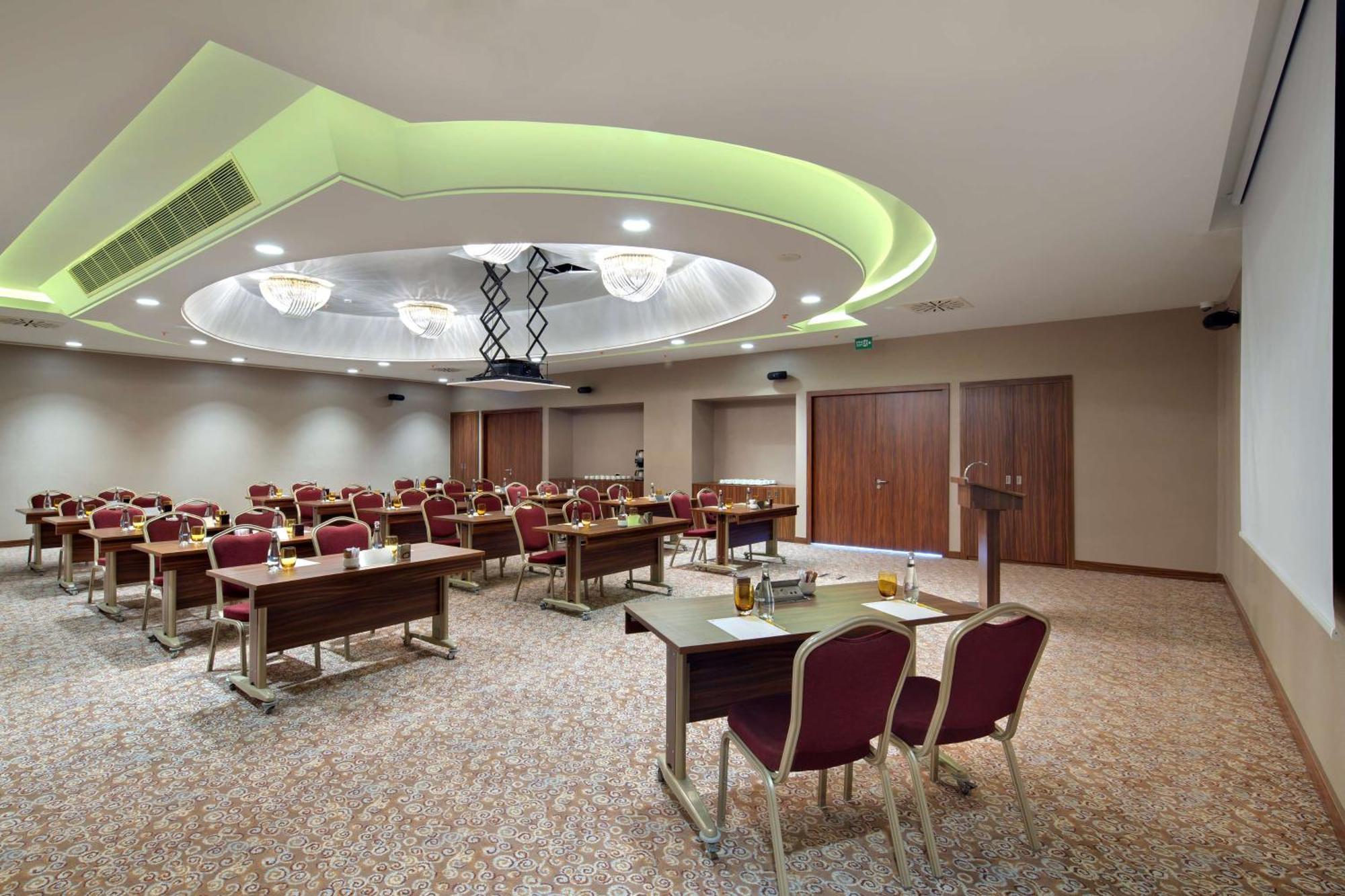 Hilton Garden Inn Istanbul Beylikduzu Екстер'єр фото